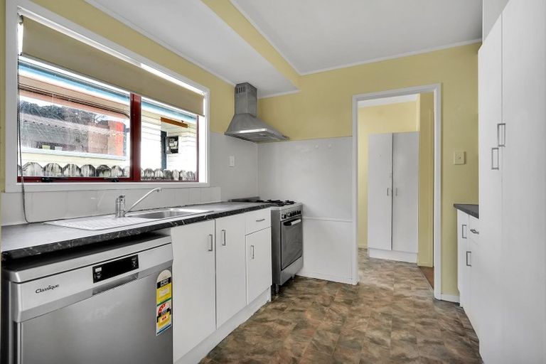 Photo of property in 40a Woodside Road, Massey, Auckland, 0614