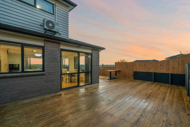 Photo of property in 19 Kereru Rise, Papakura, 2110