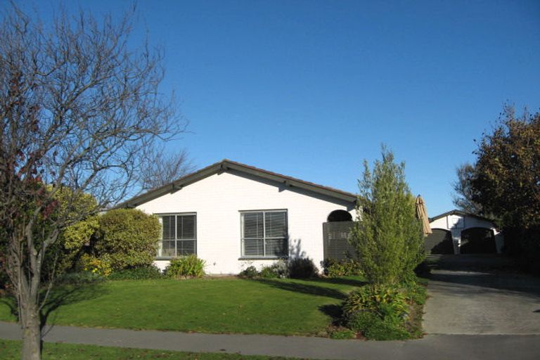 Photo of property in 43 Sarabande Avenue, Redwood, Christchurch, 8051