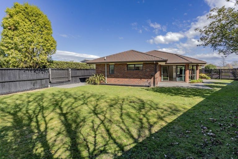 Photo of property in 12 Riverview Road, Rangiora, 7400