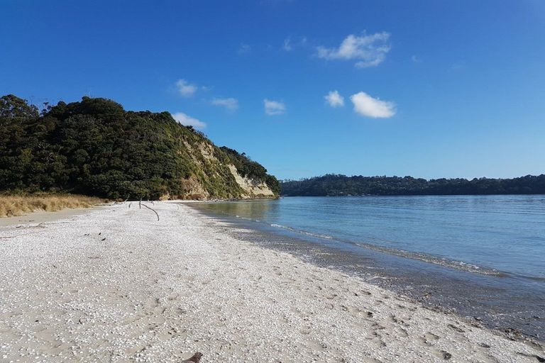 Photo of property in 1 Taemai Place, Okura Bush, Silverdale, 0794