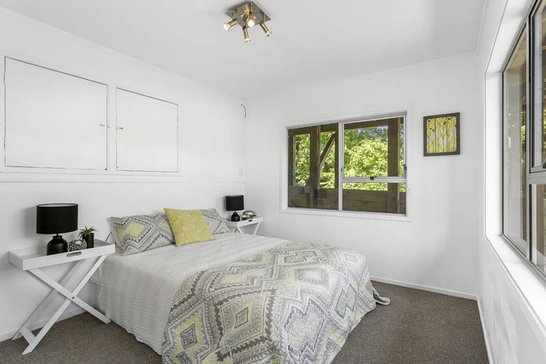 Photo of property in 3 Micawber Place, Mellons Bay, Auckland, 2014