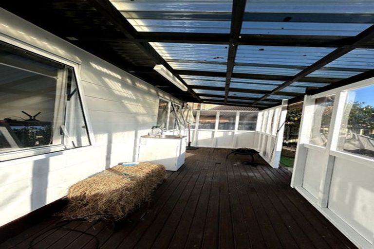 Photo of property in 2/21 Gloucester Road, Manurewa, Auckland, 2102