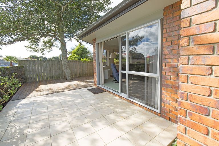 Photo of property in 76 Florence Avenue, Orewa, 0931