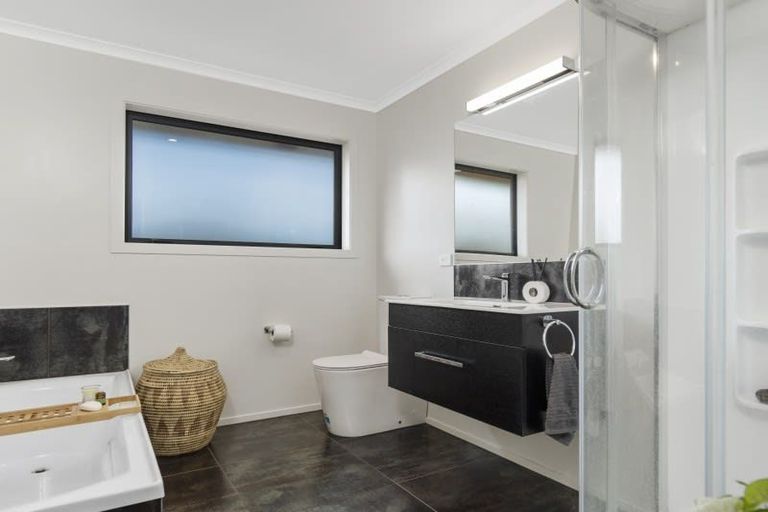 Photo of property in 6 Stingray Drive, Omokoroa, 3114