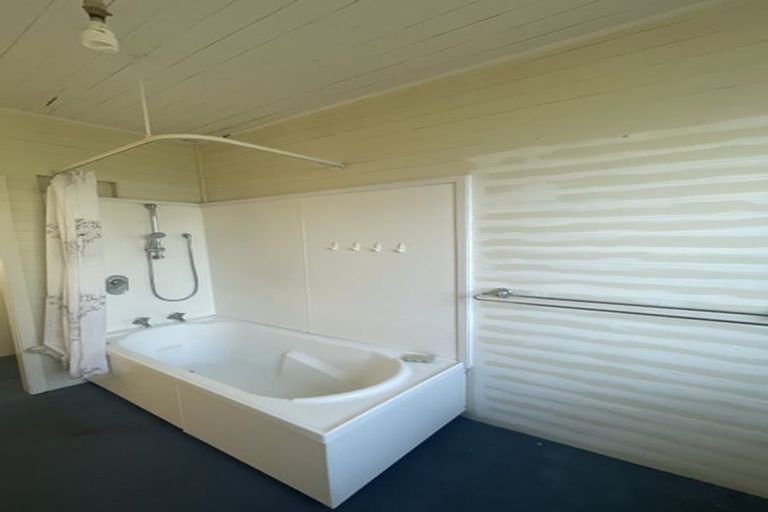 Photo of property in 95 Mackworth Street, Woolston, Christchurch, 8062