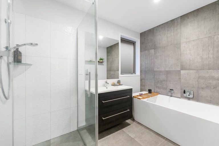 Photo of property in 15 Tiria Drive, Papamoa Beach, Papamoa, 3118