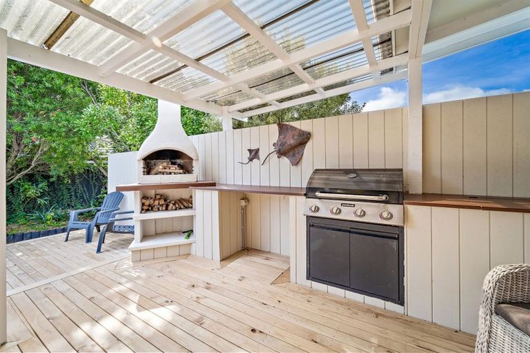 Photo of property in 9b Centreway Road, Orewa, 0931