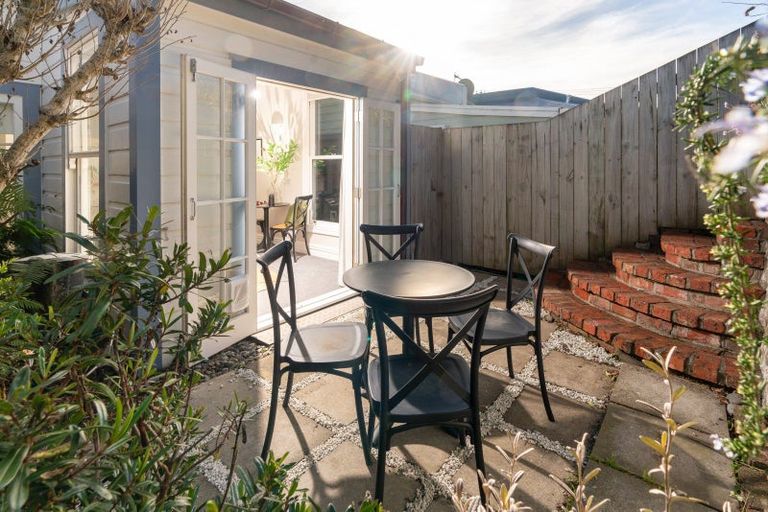 Photo of property in 9 Royal Street, Berhampore, Wellington, 6023