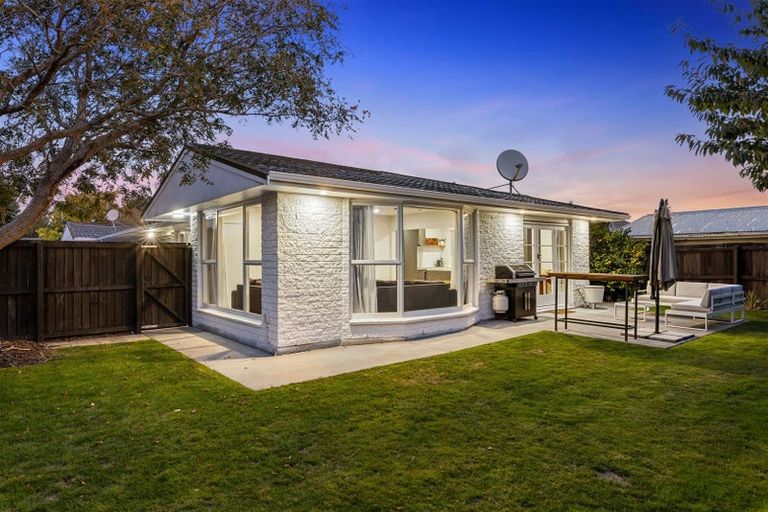 Photo of property in 2/225 Greers Road, Bryndwr, Christchurch, 8053