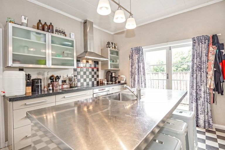 Photo of property in 108 Duchess Crescent, Mayfair, Hastings, 4122