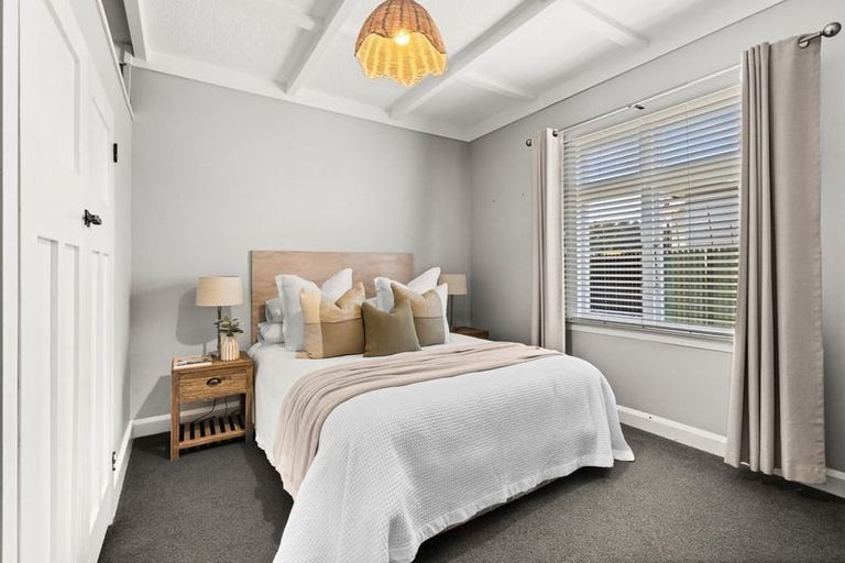 Photo of property in 15 Taradale Road, Marewa, Napier, 4110