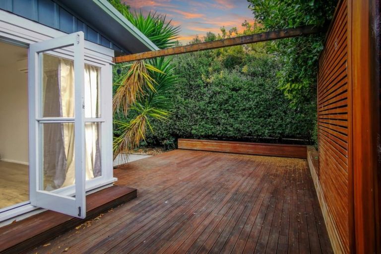 Photo of property in 21 Mcquarrie Avenue, Wattle Downs, Auckland, 2103