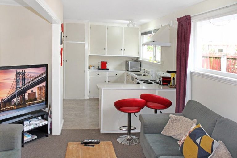 Photo of property in 1/2 Farnham Place, Ilam, Christchurch, 8041