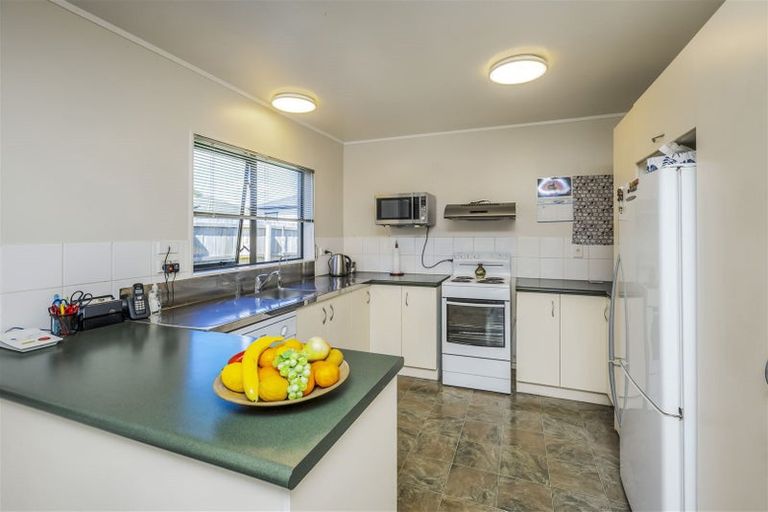 Photo of property in 17a Fernaig Street, Papakura, 2110