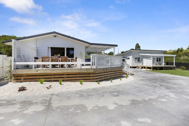 Photo of property in 30 Uenuku Avenue, Raglan, 3225