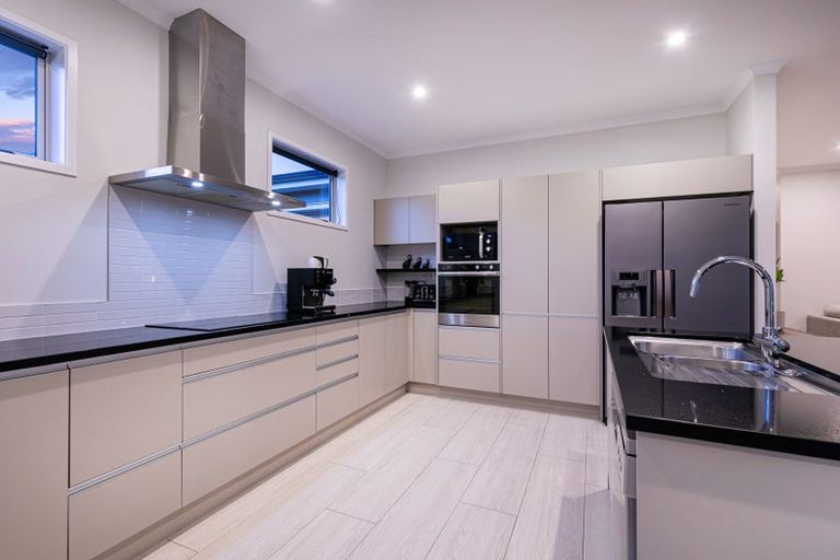 Photo of property in 22 Malbec Place, Huapai, Kumeu, 0810