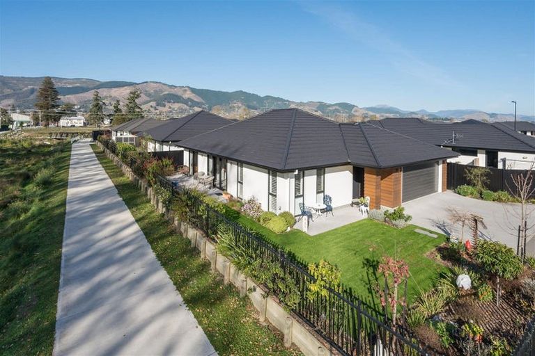 Photo of property in 43 Oakdale Grove, Richmond, 7020