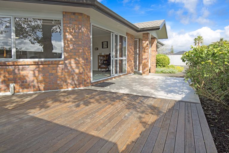 Photo of property in 76 Florence Avenue, Orewa, 0931