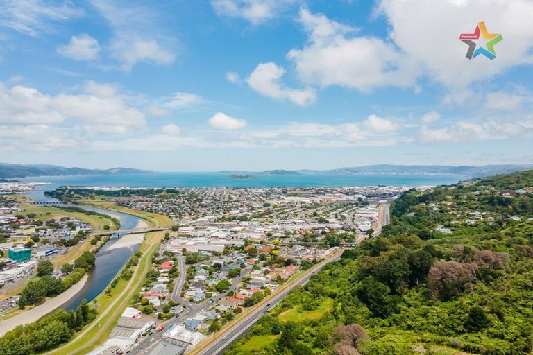 Photo of property in 15 City View Grove, Harbour View, Lower Hutt, 5010