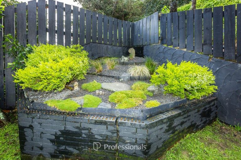 Photo of property in 52 Cypress Drive, Maungaraki, Lower Hutt, 5010