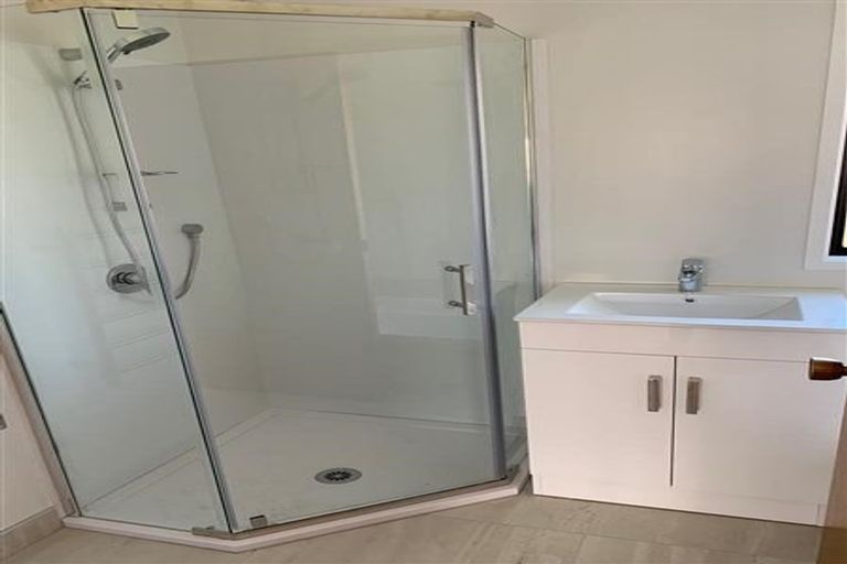 Photo of property in 91 Santiago Crescent, Unsworth Heights, Auckland, 0632