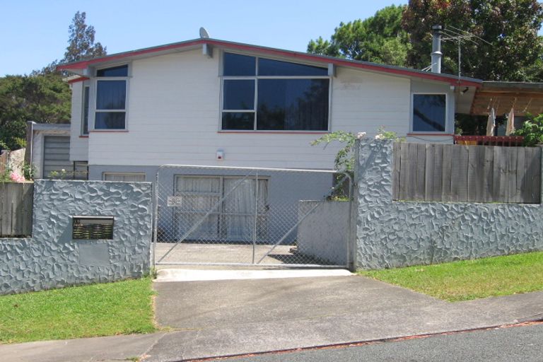 Photo of property in 19 Gladys Avenue, Glenfield, Auckland, 0629