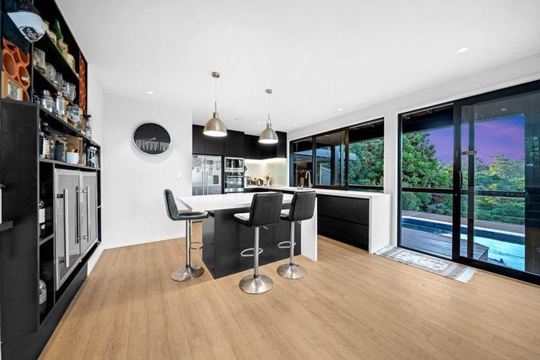 Photo of property in 8 Aberdeen Road, Campbells Bay, Auckland, 0620