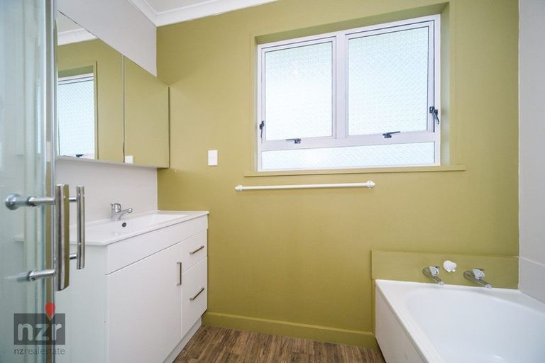 Photo of property in 6 Oban Place, Awapuni, Palmerston North, 4412