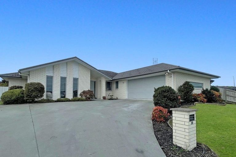 Photo of property in 98 Cumberland Drive, Flagstaff, Hamilton, 3210