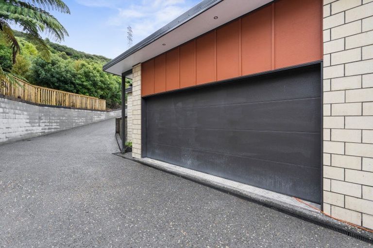 Photo of property in 61a Riverstone Drive, Riverstone Terraces, Upper Hutt, 5018