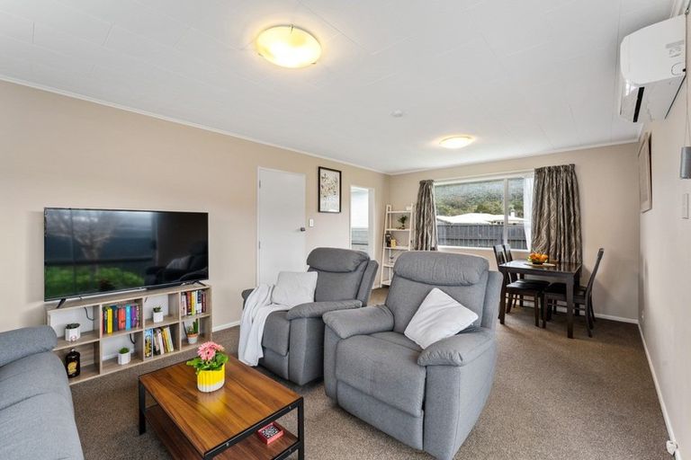 Photo of property in 2/17 Wimbledon Grove, Wainuiomata, Lower Hutt, 5014