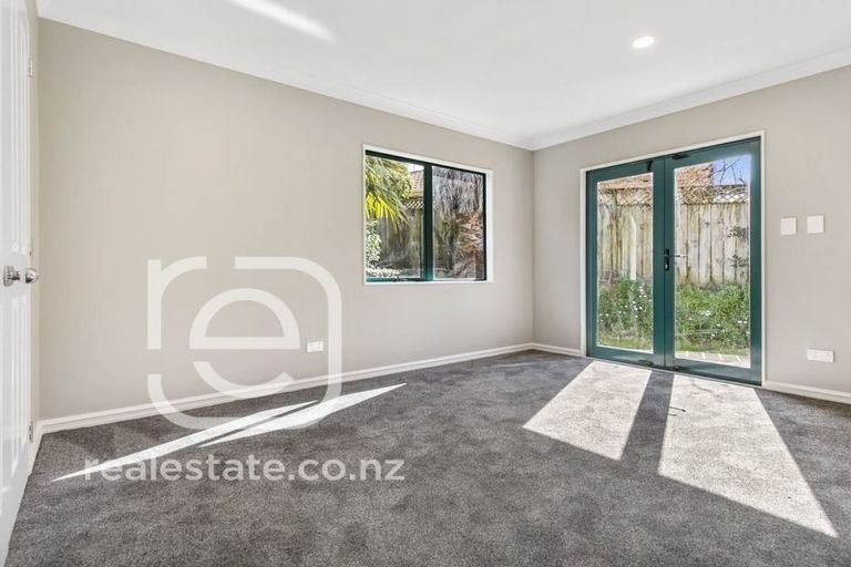 Photo of property in 2 Roseville Road, Gulf Harbour, Whangaparaoa, 0930