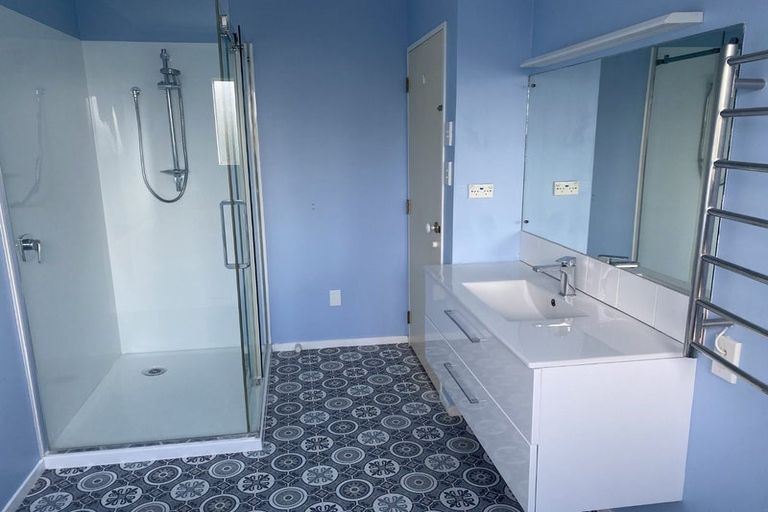 Photo of property in 51 Symonds Street, Onehunga, Auckland, 1061