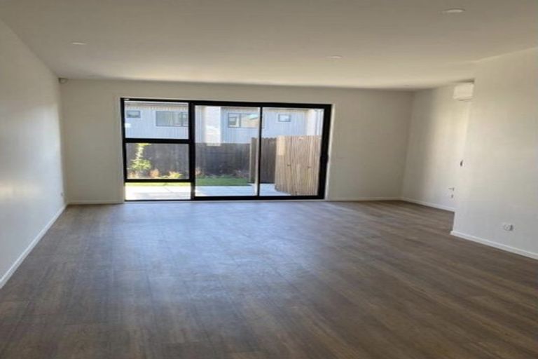 Photo of property in 33 Peihana Road, Hobsonville, Auckland, 0616