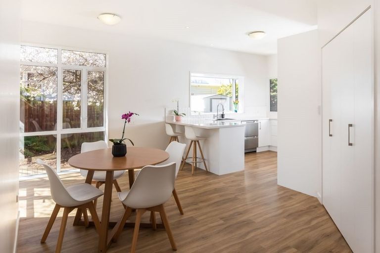 Photo of property in 249 Fifield Terrace, Opawa, Christchurch, 8023