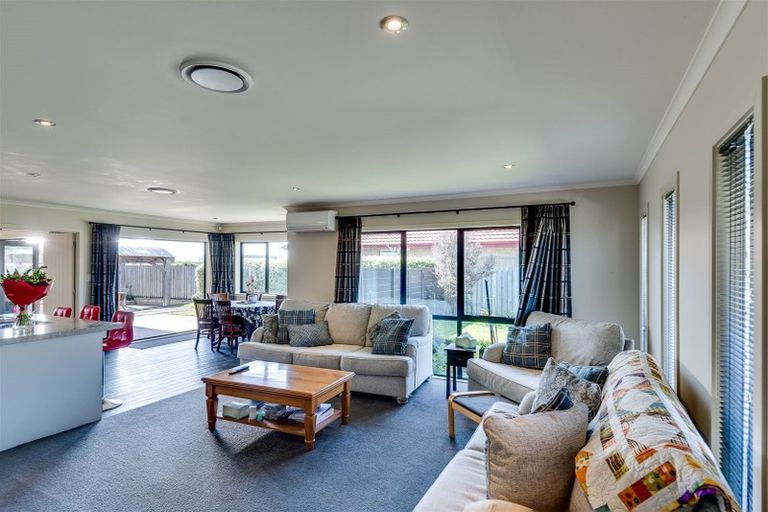 Photo of property in 13 Waitaha Place, Clive, 4102