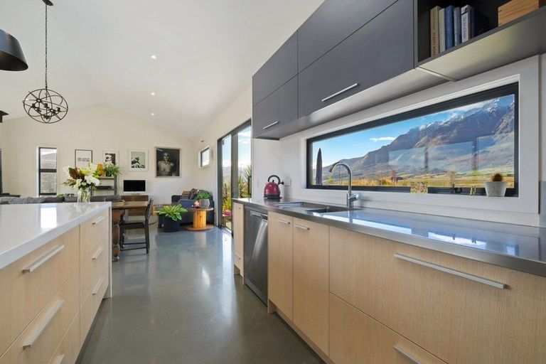 Photo of property in 4 Wanderer Lane, Jacks Point, Queenstown, 9371