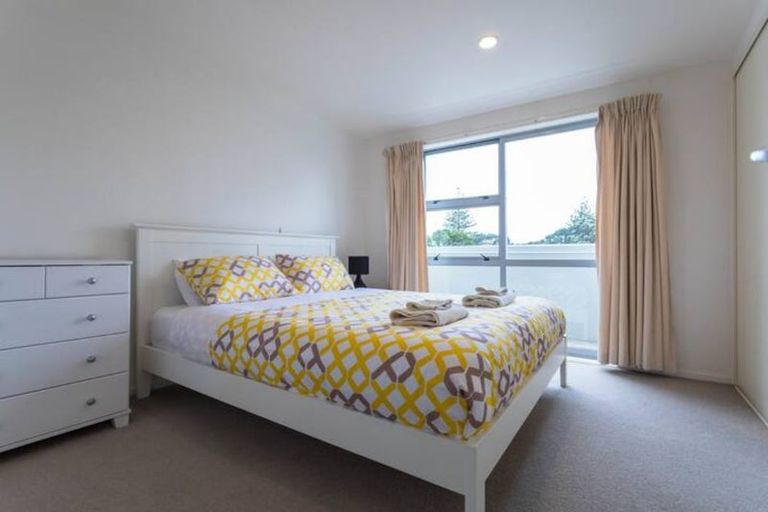 Photo of property in 5/3 Riverside Road, Orewa, 0931