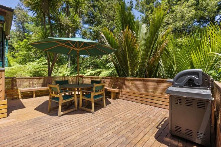 Photo of property in 50 Raymond Terrace, Northcote, Auckland, 0627