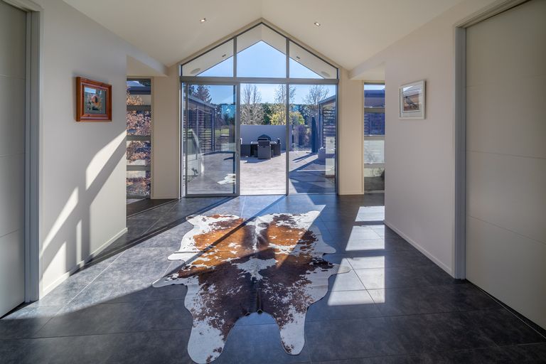 Photo of property in 23 Old Golf Course Road, Bridge Hill, Alexandra, 9320