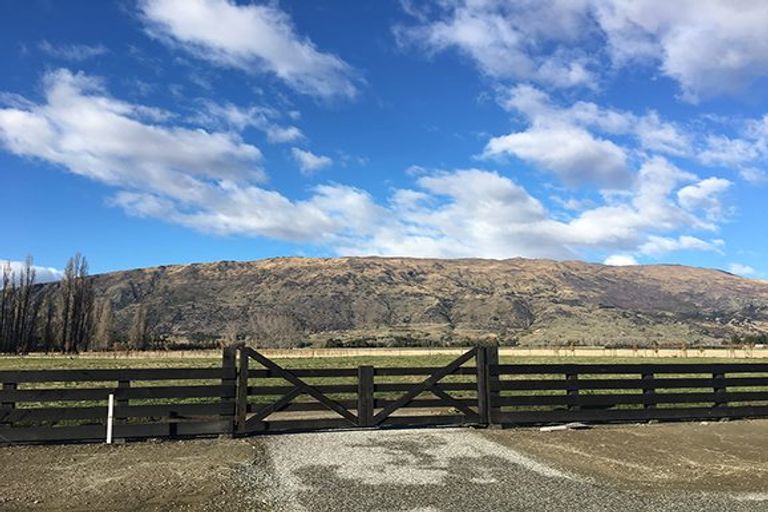 Photo of property in 52 Orchard Road, Wanaka, 9382