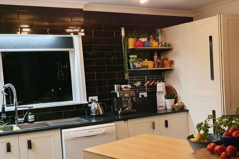 Photo of property in 4 Railway Terrace, Ohau, Levin, 5570