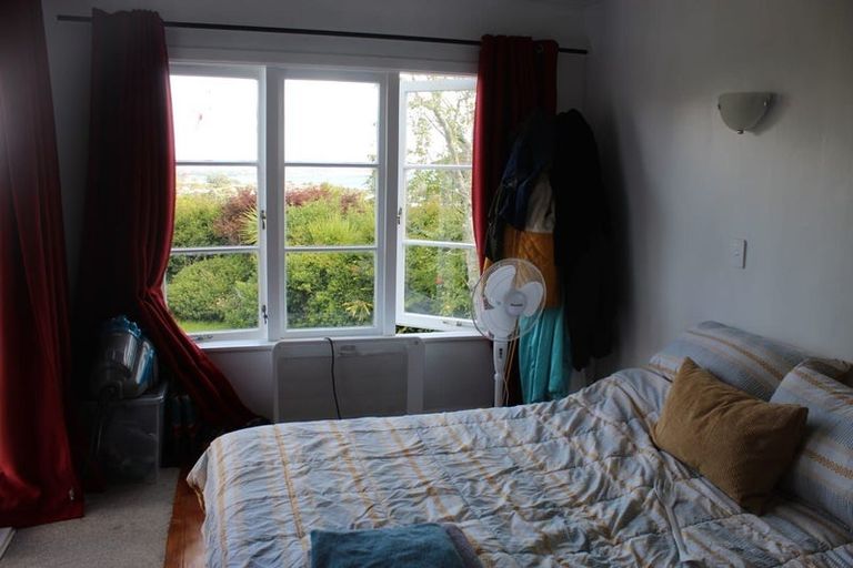 Photo of property in 84 Ocean View Road, Northcote, Auckland, 0627