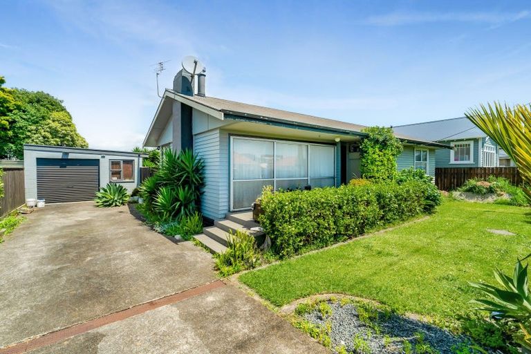 Photo of property in 53 Parris Street, Waitara, 4320