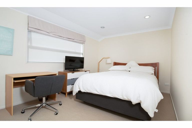 Photo of property in 3 Bangla Place, Massey, Auckland, 0614