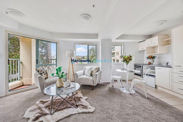 Photo of property in Ellerslie Court, 1/3c Harrison Road, Mount Wellington, Auckland, 1060