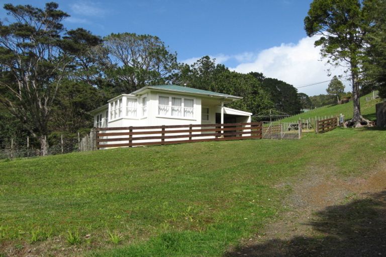 Photo of property in 32 Whatipu Road, Huia, Auckland, 0604