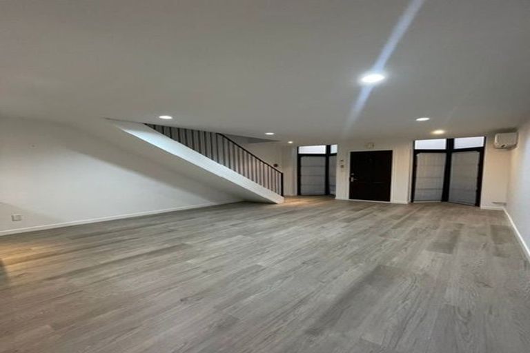 Photo of property in Mendoza Terraces, 9 Ebor Street, Te Aro, Wellington, 6011