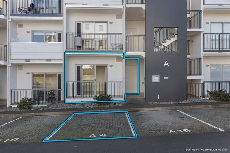 Photo of property in 4a/60 Masons Road, Oteha, Auckland, 0632